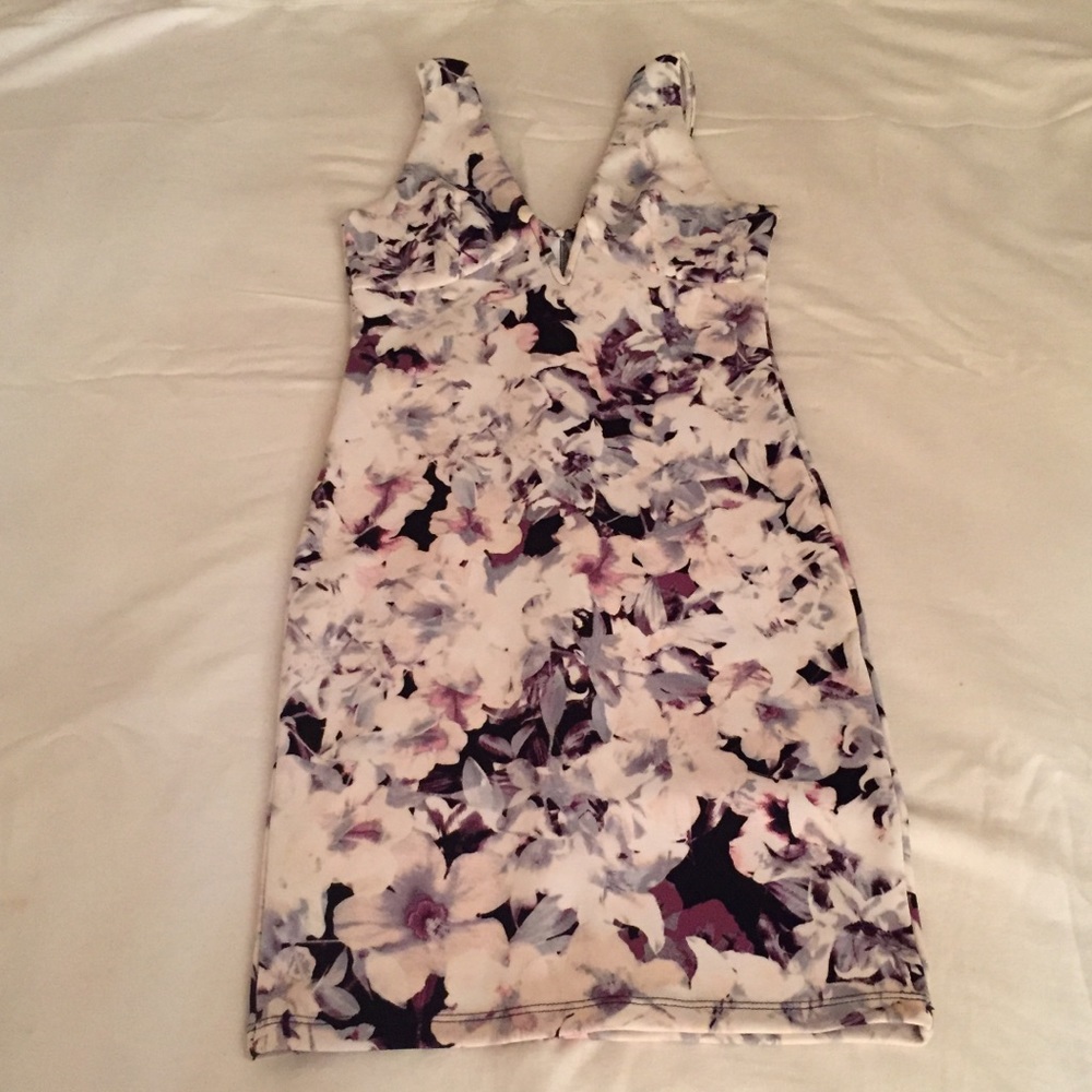 Beautiful floral print mini dress